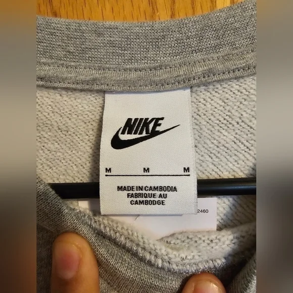 Nike gray sweatshirt crew neck women's medium - Picture 3 of 5